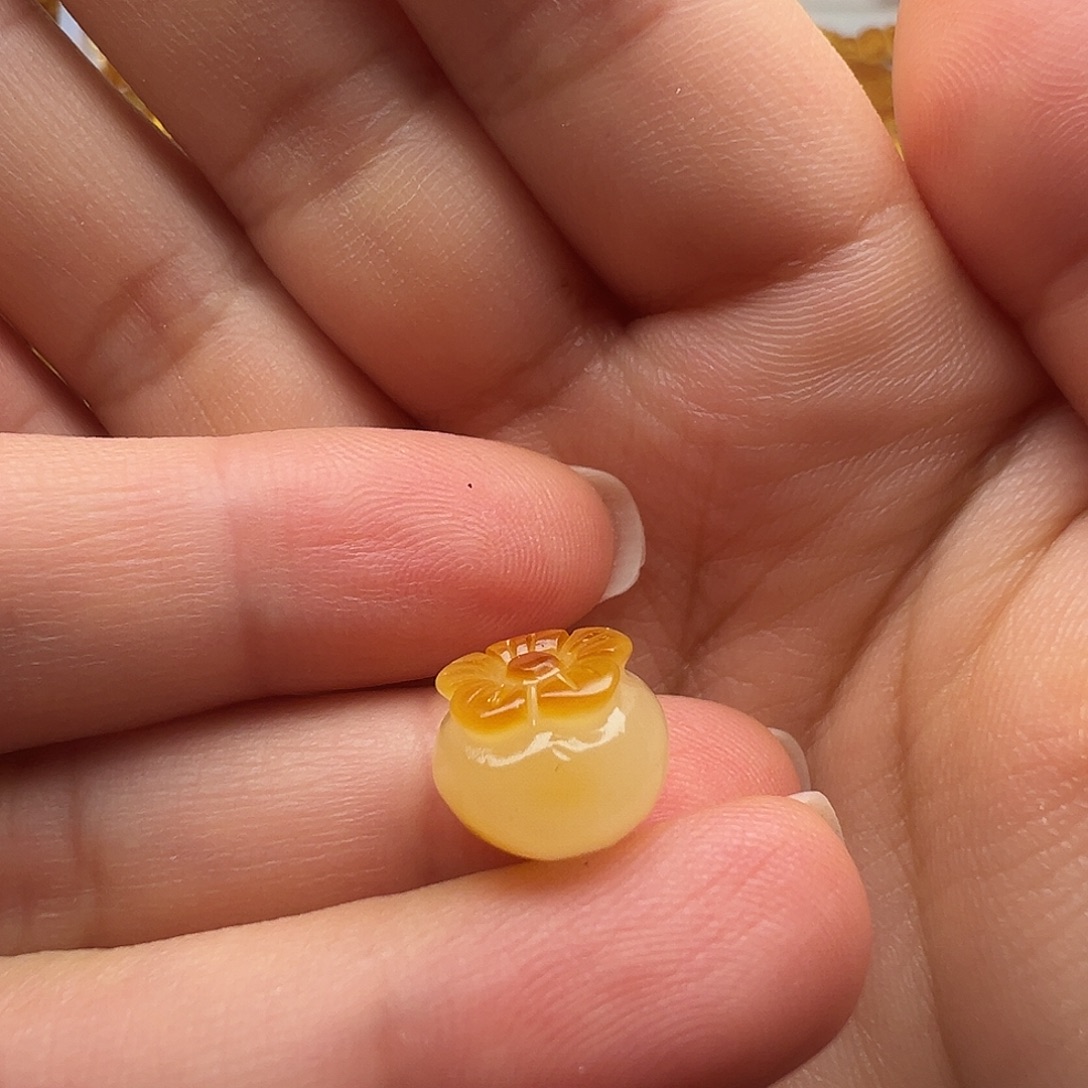 蜜蜡未镶嵌颈饰柿子（打孔不退换）