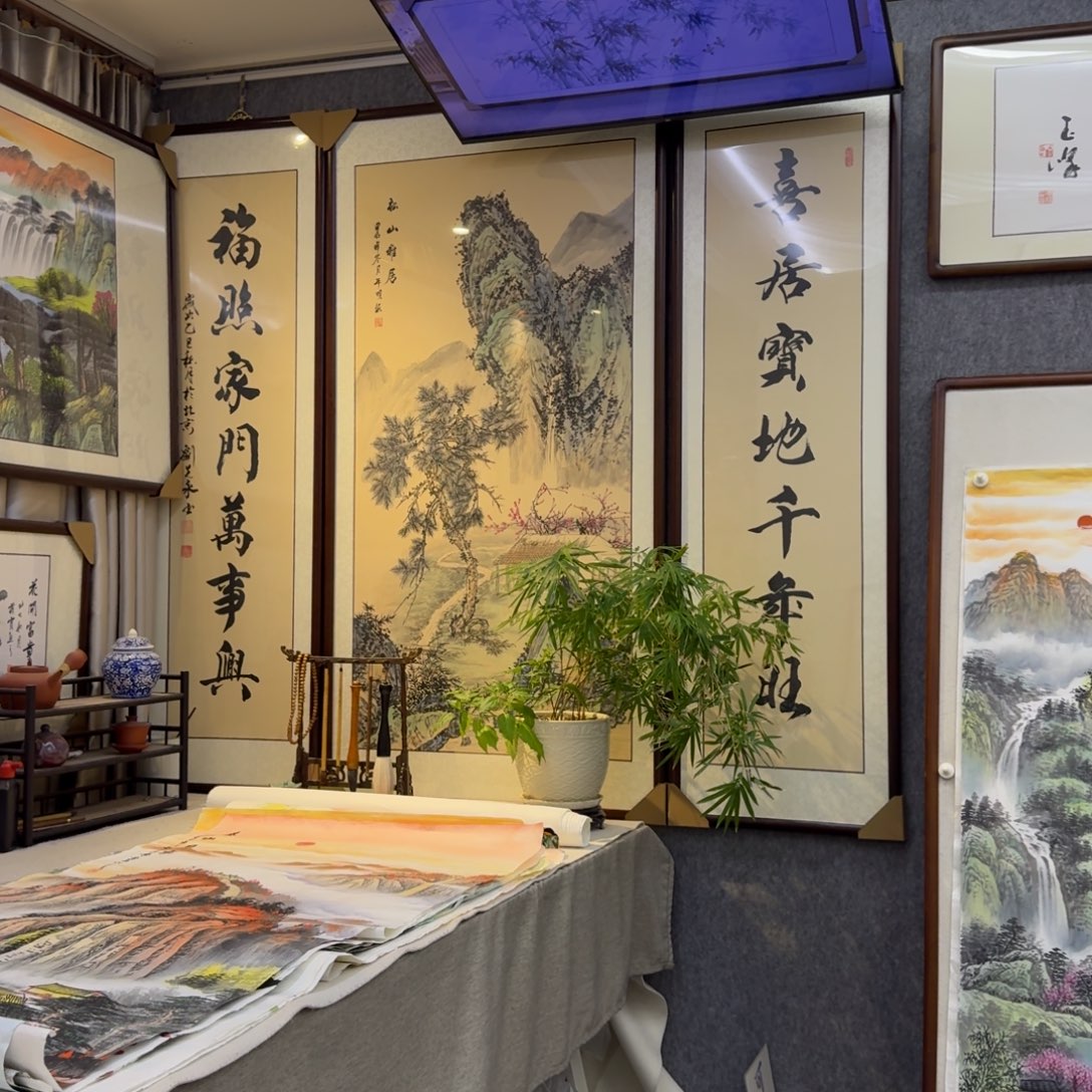 国画山水中堂画框约164×182