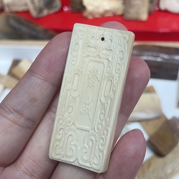 泥塑不打孔联系客服