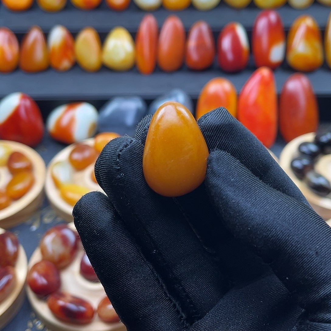 和田玉未镶嵌吊坠(赠链)