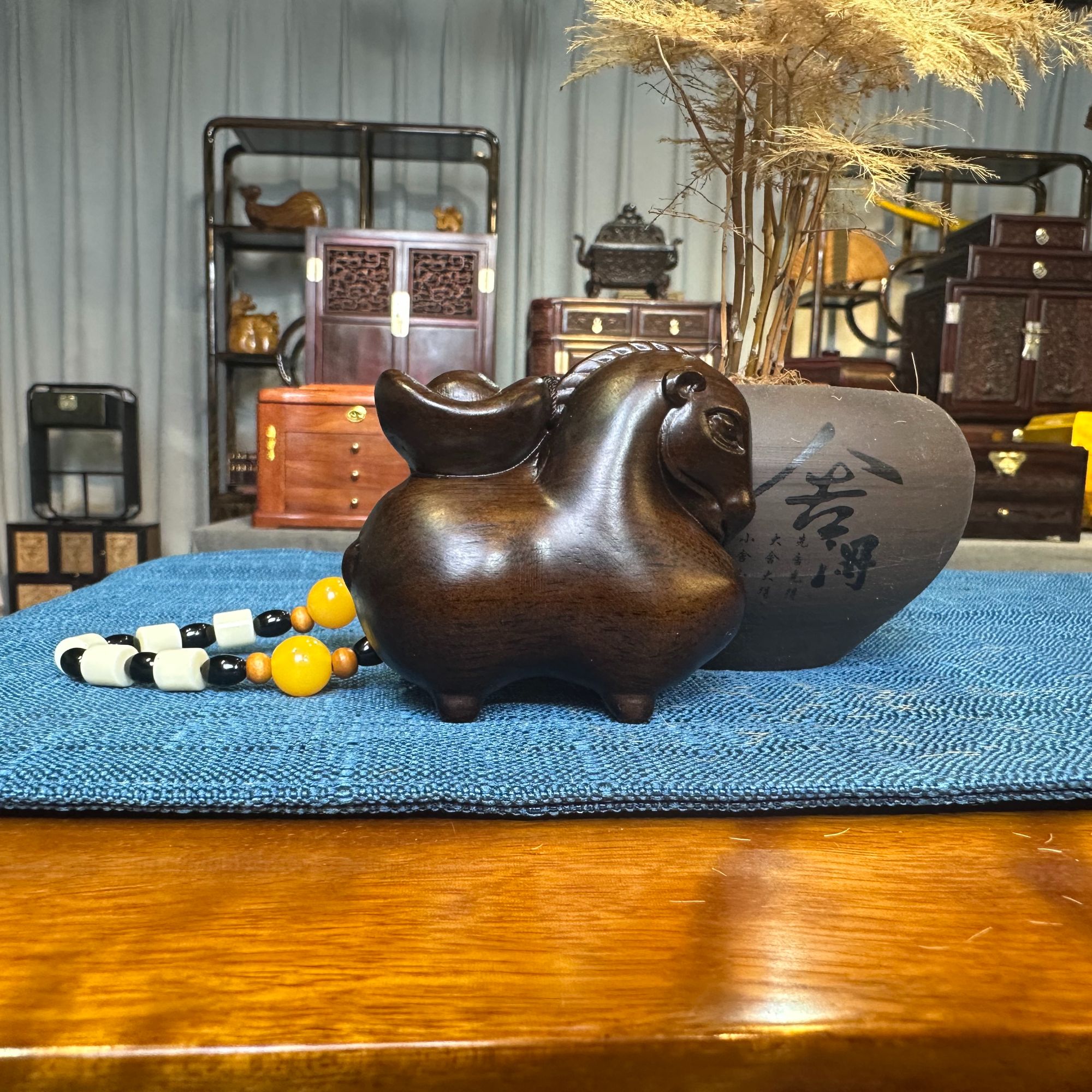 黑檀木精雕唐马手把件 6.8*4*7cm
