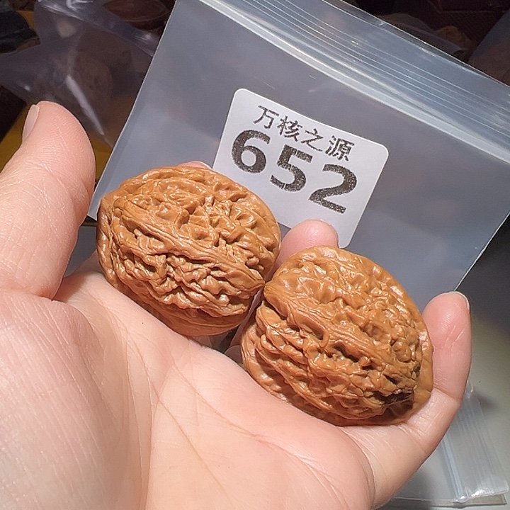 桃核吊坠38红锦鲤……精品