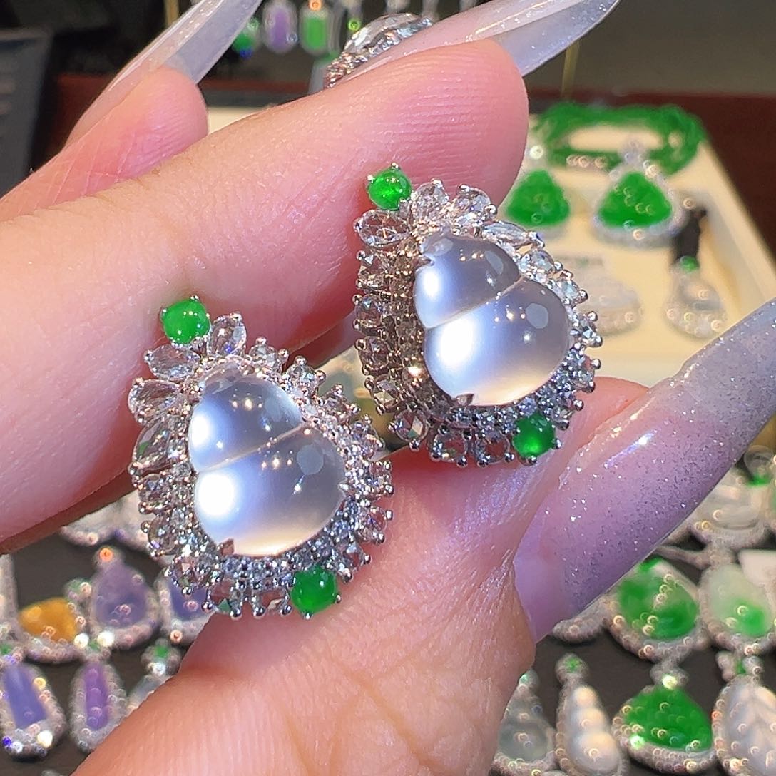 翡翠耳环18K金镶嵌翡翠