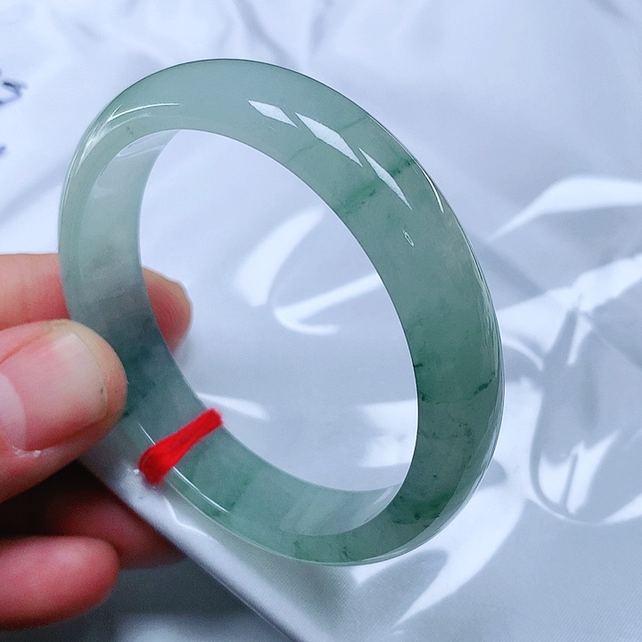 翡翠手镯未镶嵌翡翠手镯未镶嵌