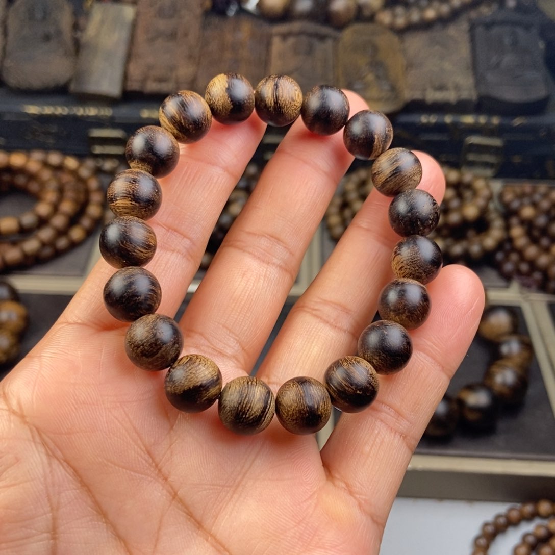 沉香手串梦*叔越南芽庄白虎斑留疤