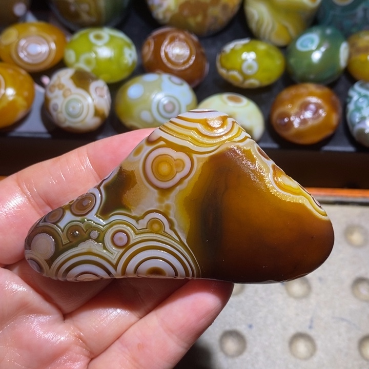 玛瑙/玉髓未镶嵌珠宝半成品