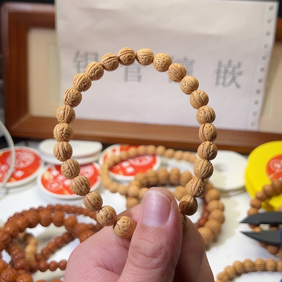 赵****手串桃核野生大肠