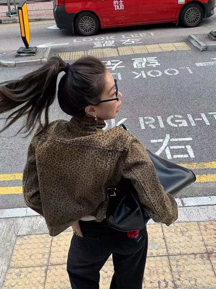翻领宽松型短外套子外套
