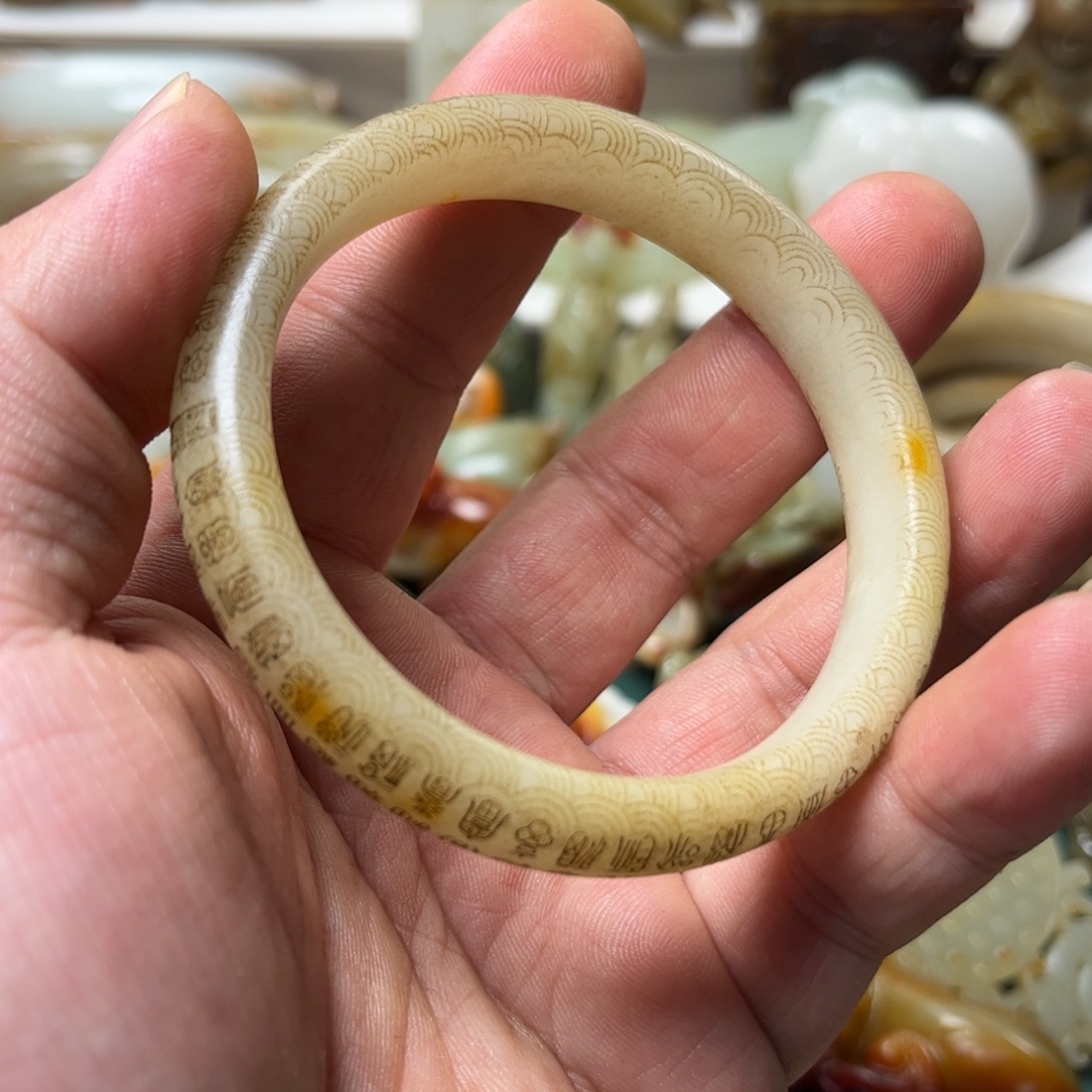 夏***舞和田玉未镶嵌颈饰