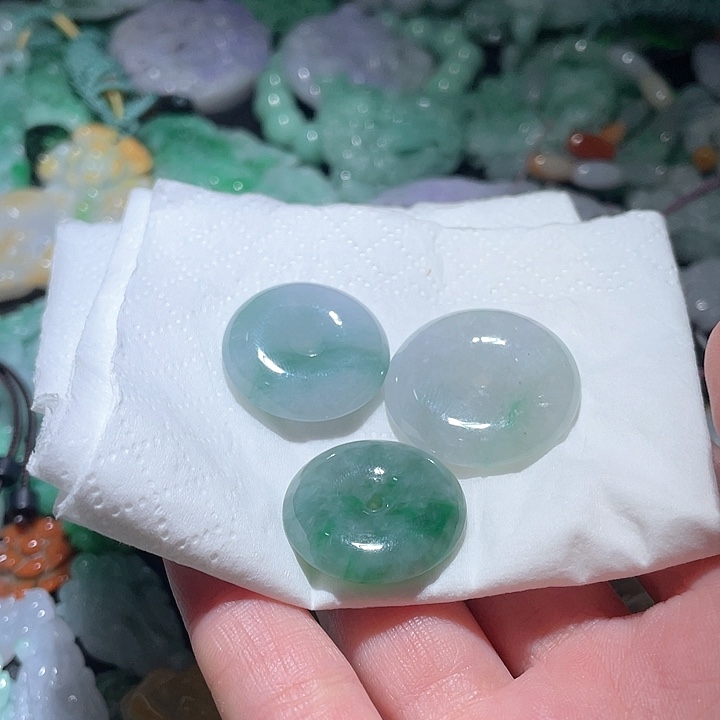 颈饰未镶嵌翡翠天