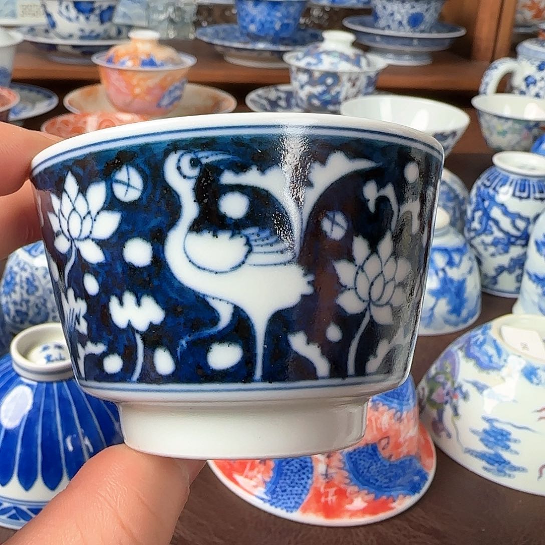 杯青花釉下马蹄杯