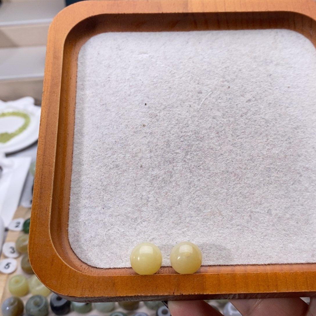 随***5和田玉未镶嵌颈饰买断