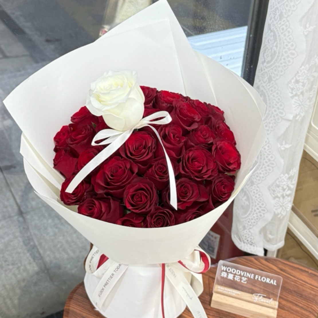 高原红玫瑰33朵1枝白玫瑰【你是我的唯一】鲜花花束同城配送送女友送女生生日礼物表白礼物