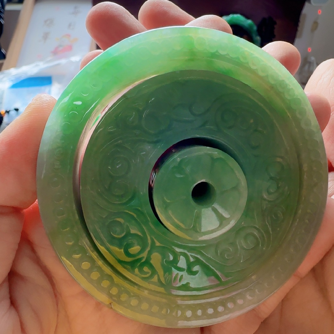 吐***O翡翠未镶嵌手镯翡翠990