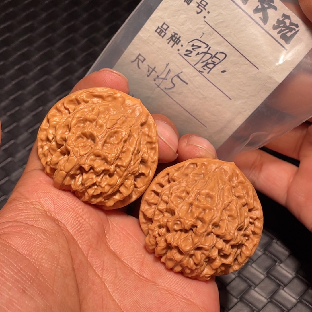 文玩核桃吊坠文玩