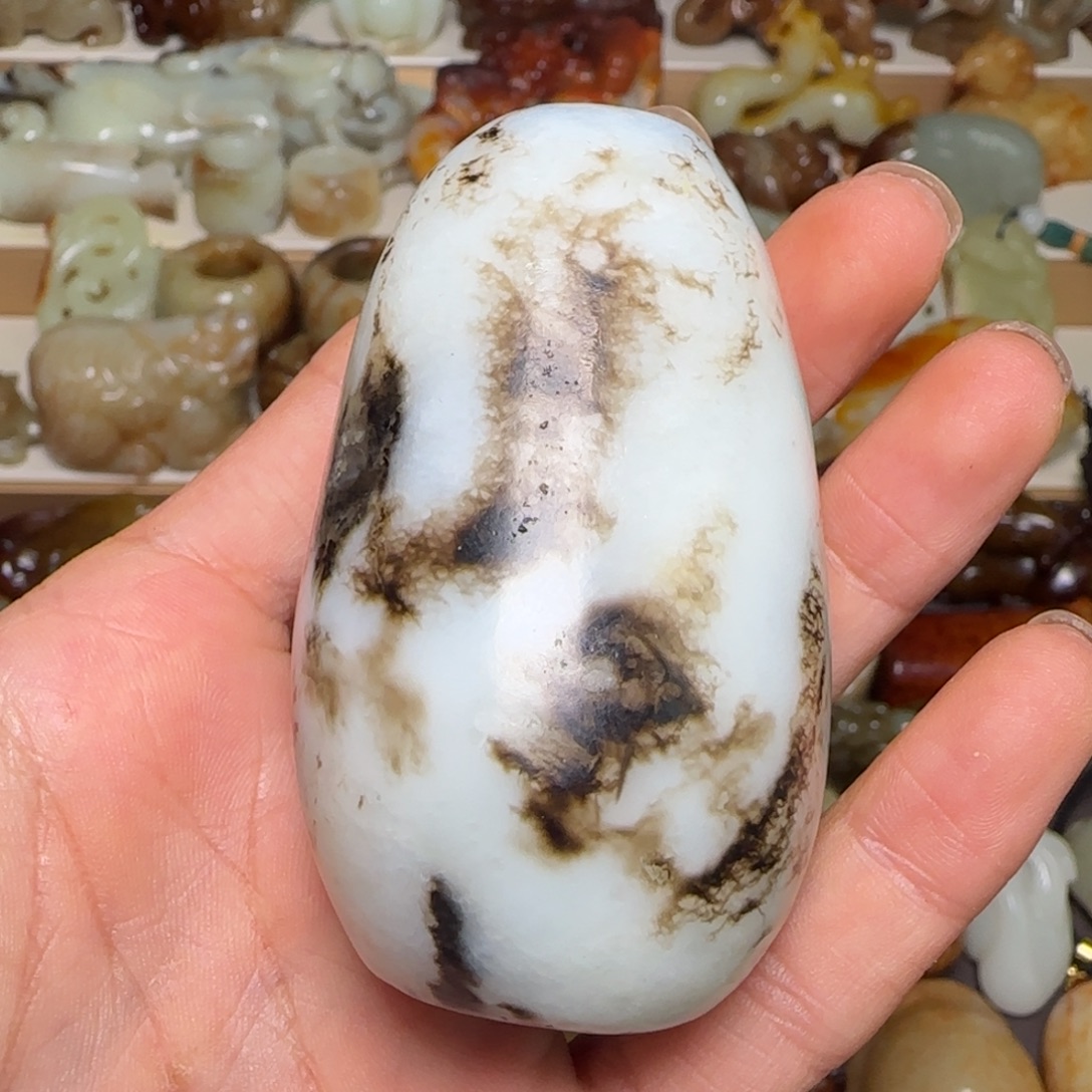 小***华和田玉未镶嵌颈饰