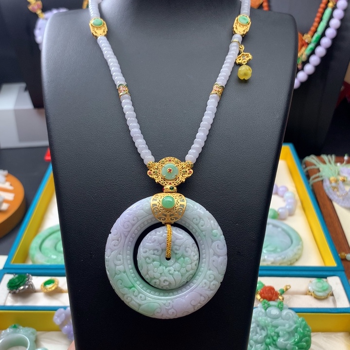 翡翠颈饰未镶嵌翡翠子母扣