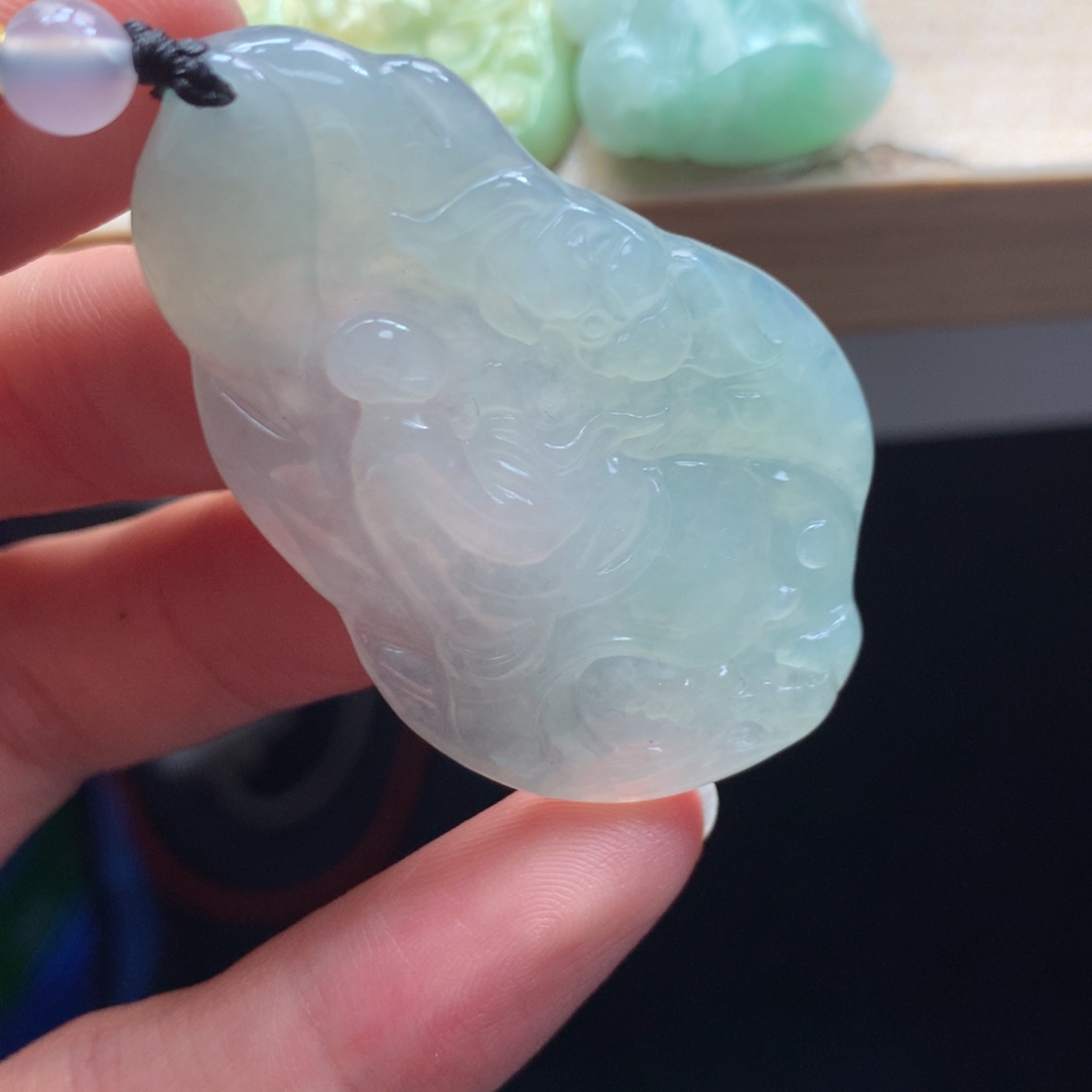 颈饰未镶嵌翡翠吊坠