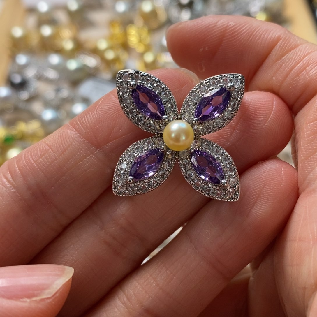 海水珍珠胸饰合金