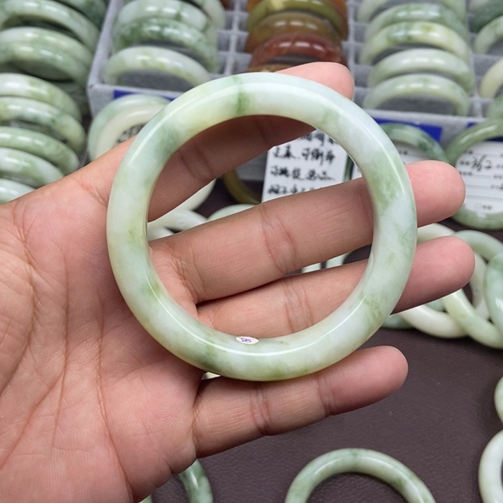 蛇纹石玉手镯未镶嵌哈**糕