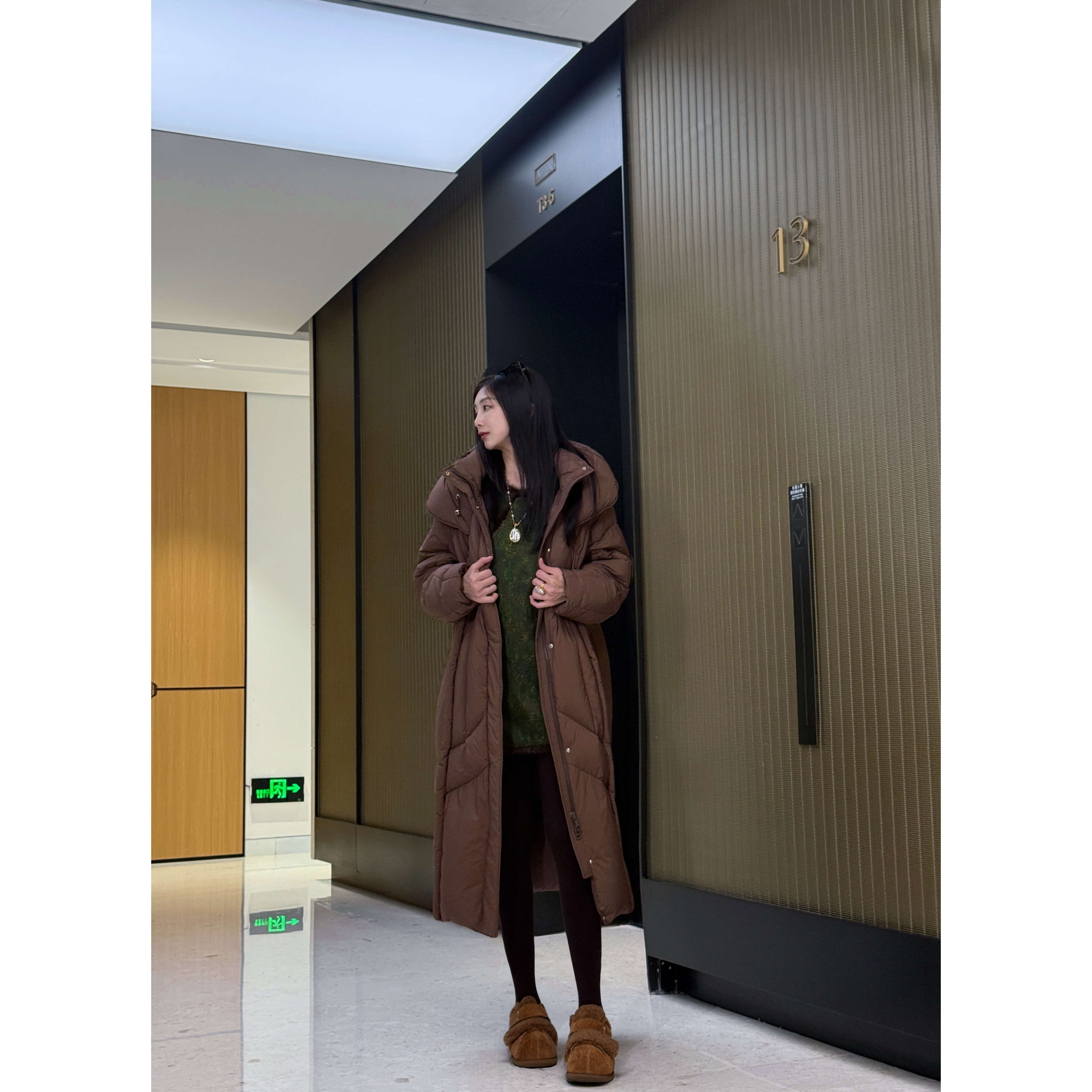 泡芙小姐！超高充绒带帽长款鹅绒服外套！GZ7068