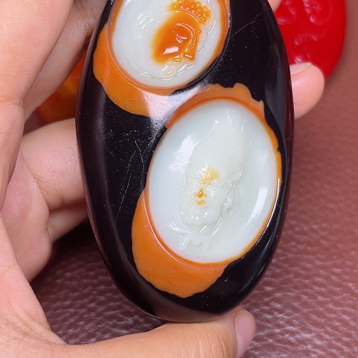 猪***下和田玉未镶嵌颈饰