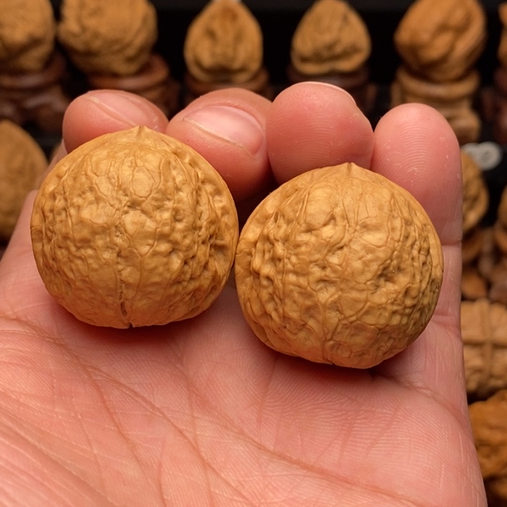 Y***~把件文玩核桃………………………………