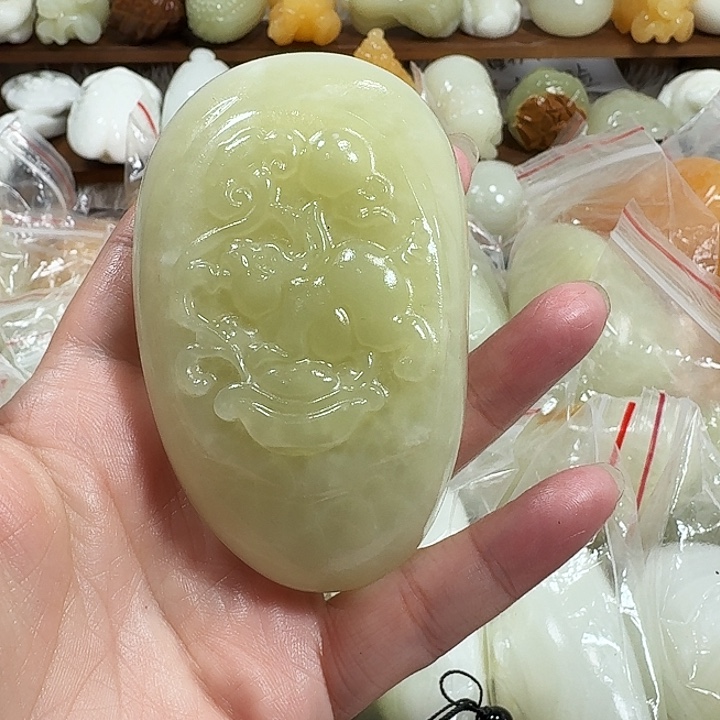 大***伟砖雕石头手把件不退不换