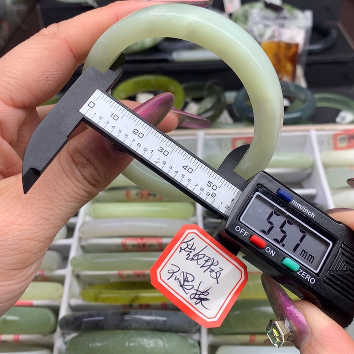 蛇纹石玉手镯未镶嵌829