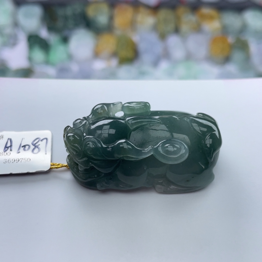 翡翠颈饰未镶嵌貔貅