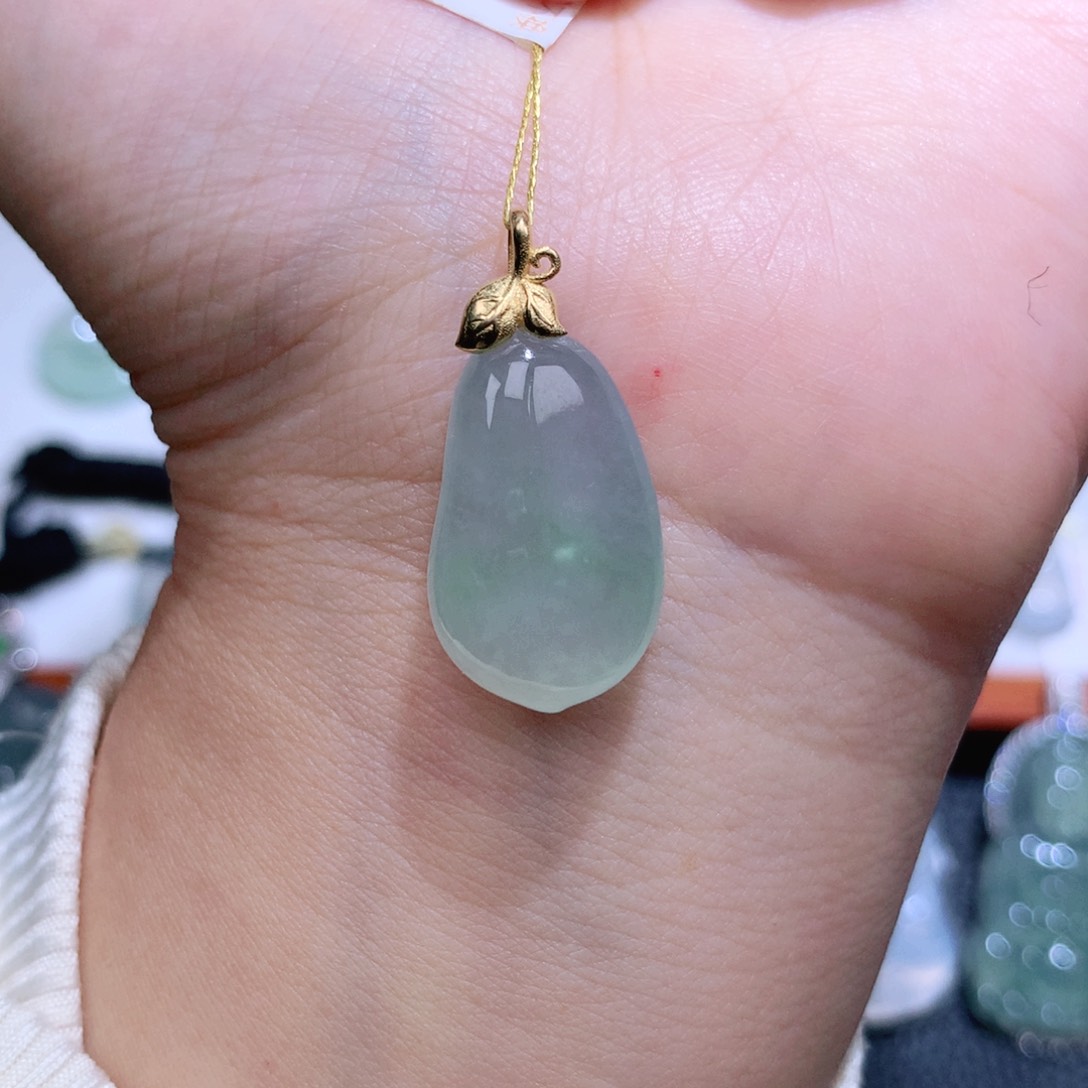 颈饰18K金镶嵌翡翠福瓜