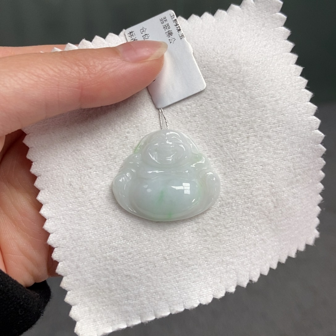 翡翠颈饰未镶嵌佛公