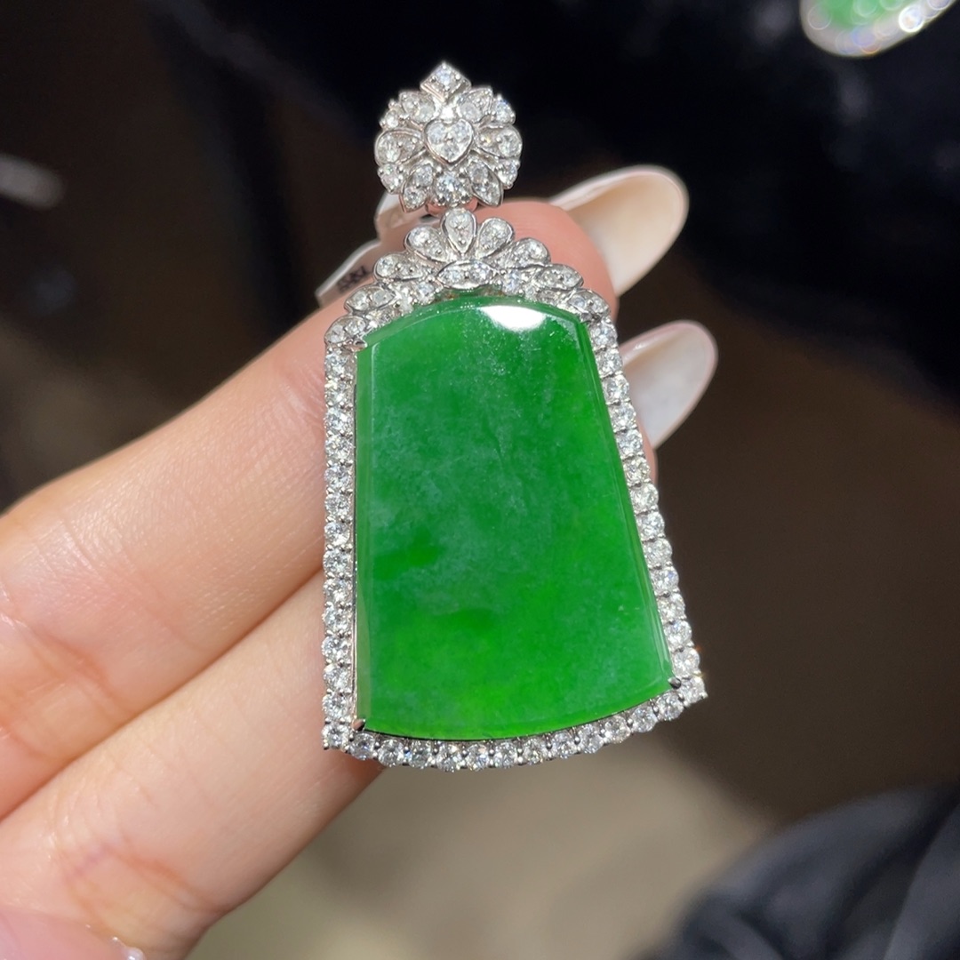 翡翠颈饰18K金镶嵌天然缅甸翡翠a货