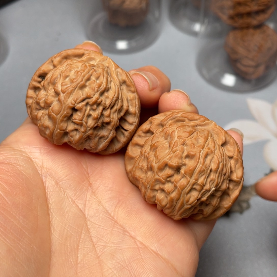 【闪购商品】文玩核桃吊坠球白………