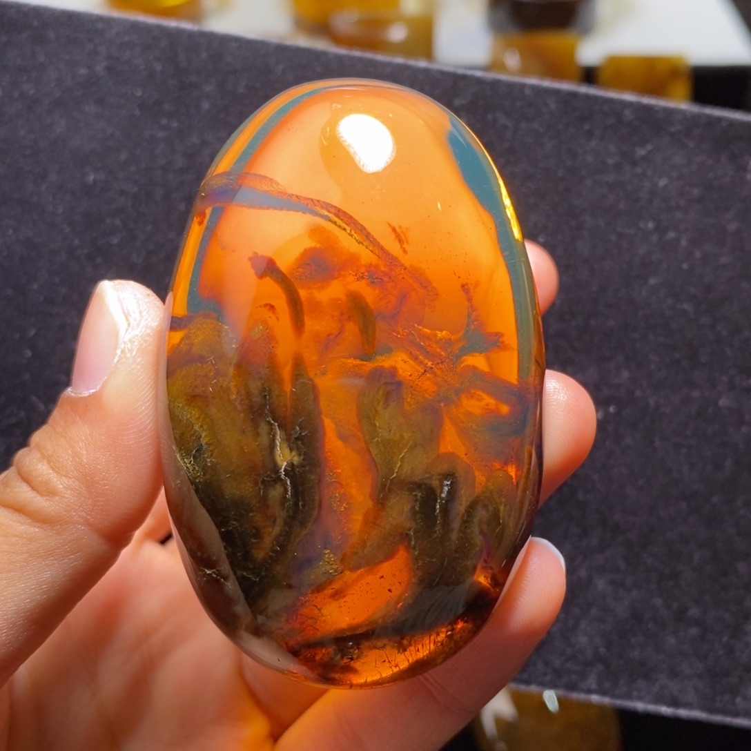 琥珀未镶嵌颈饰42.2克