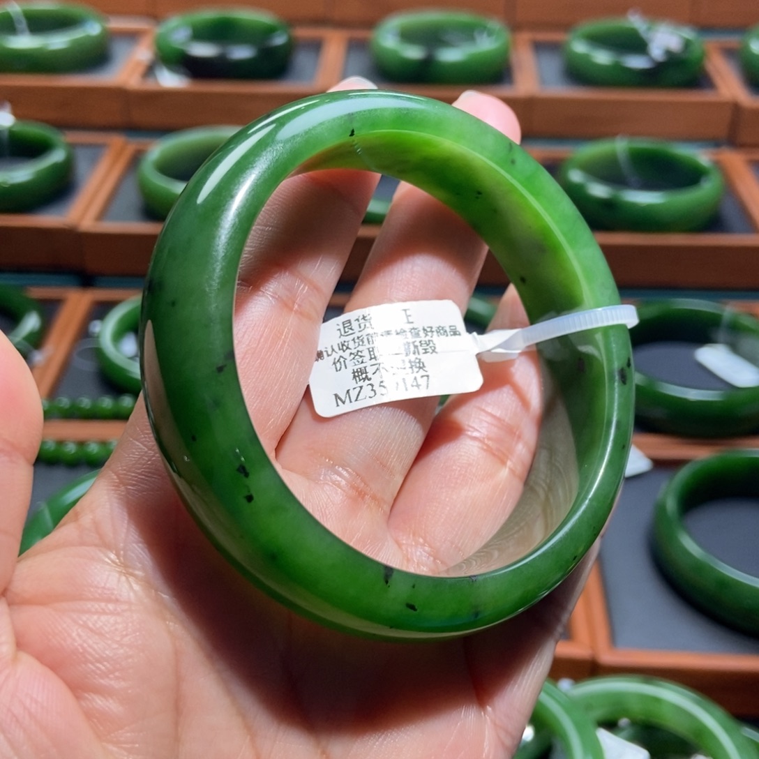 和田玉（碧玉）未镶嵌手镯阳绿5758
