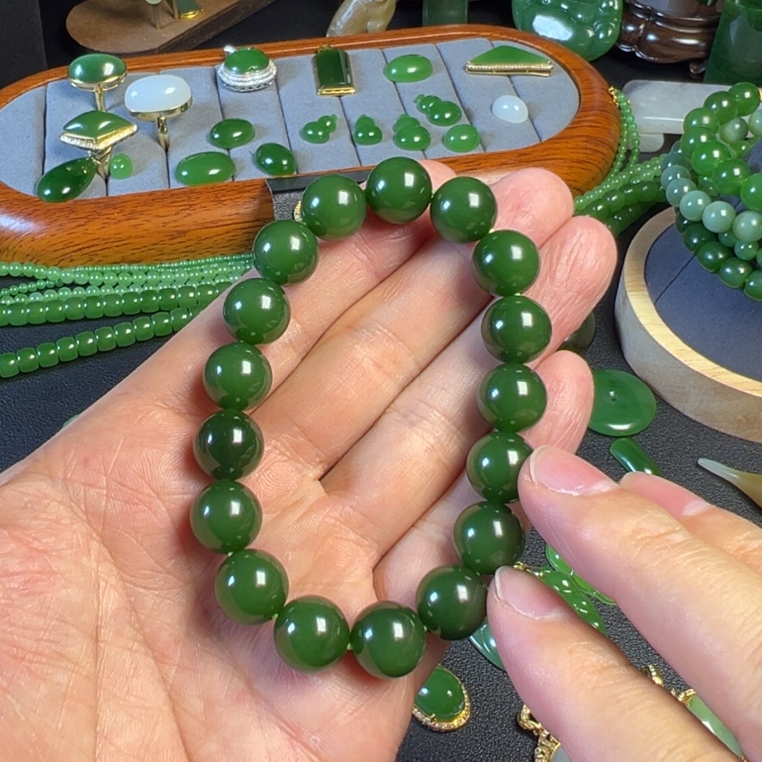 和田玉（碧玉）未镶嵌手链