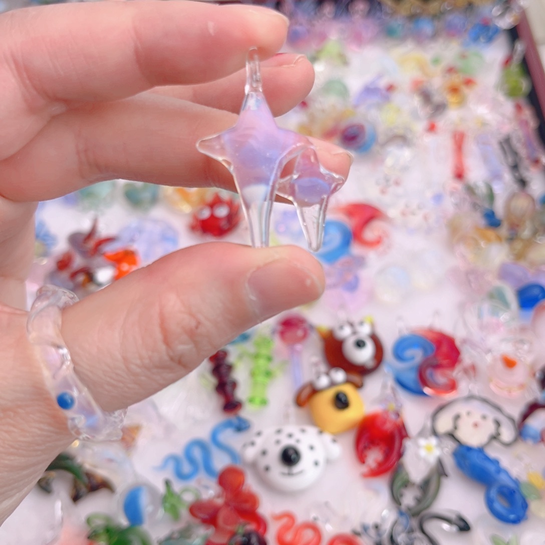 琉璃颈饰白色四芒星