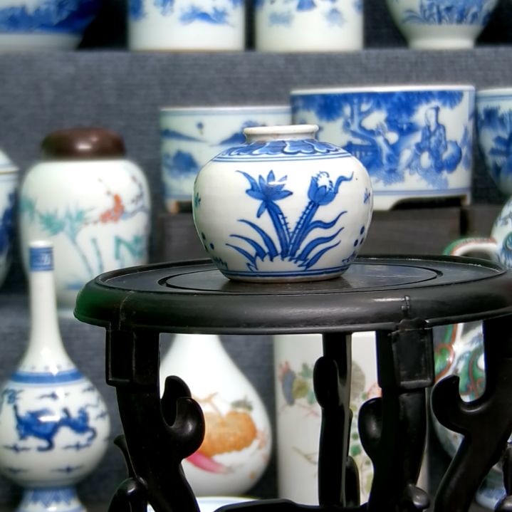 糊***生文房用品水盂一个