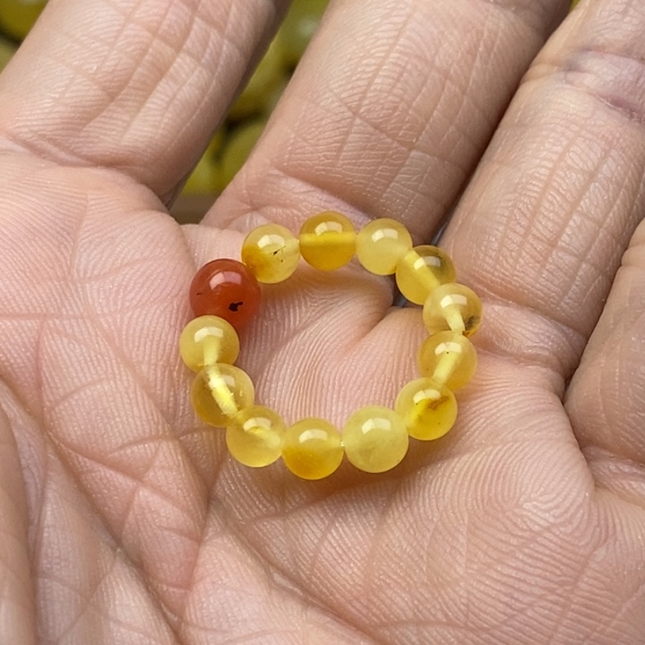 夏***ど蜜蜡未镶嵌裸石微瑕卡4➕