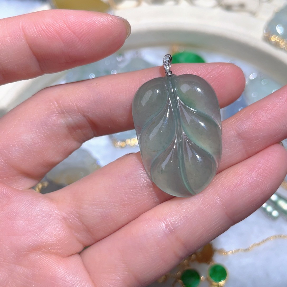 翡翠颈饰18K金镶嵌翡翠