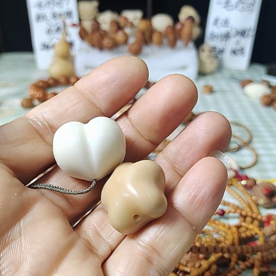 J***Y手串/手链橄榄核屁桃+五星