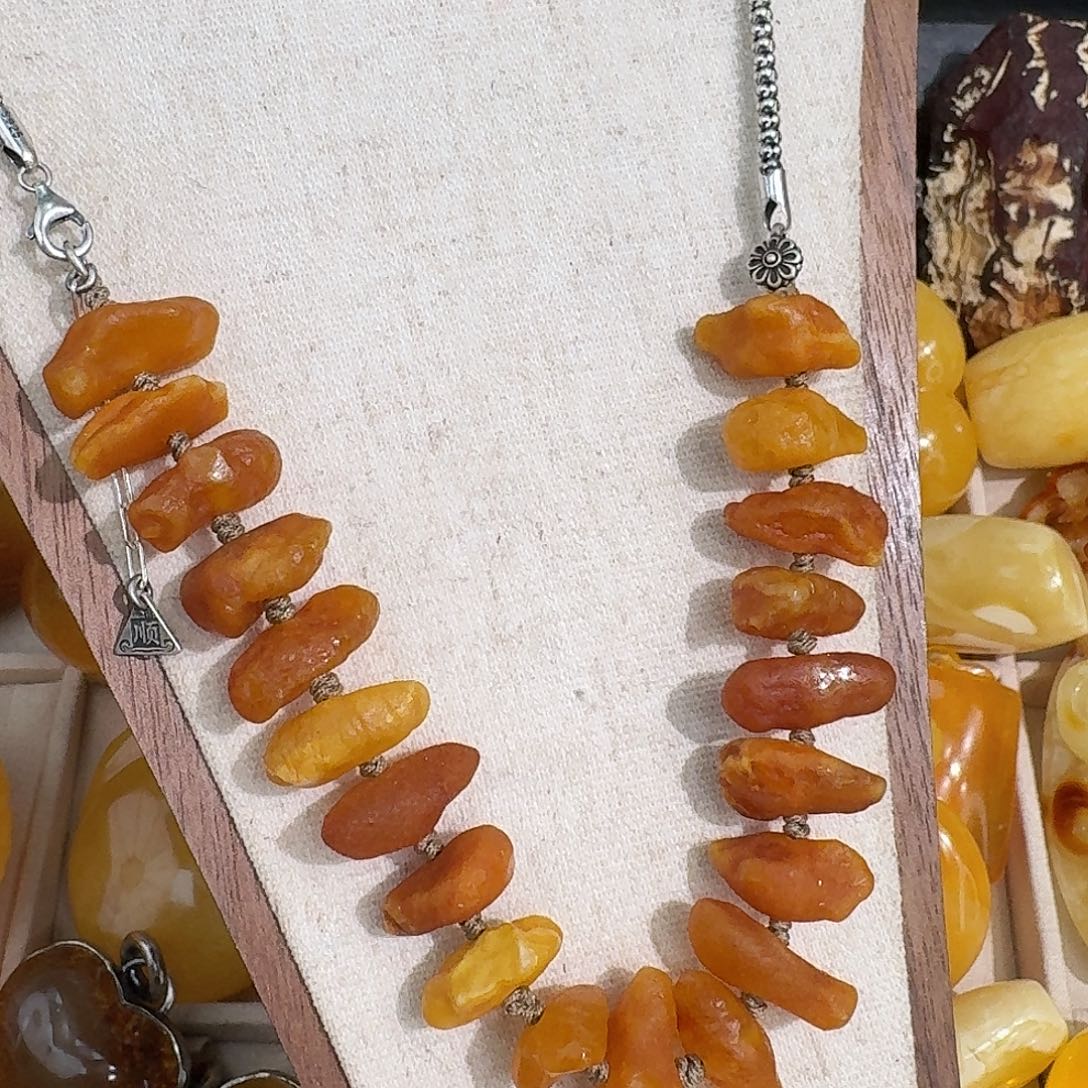 四***歪琥珀未镶嵌裸石我