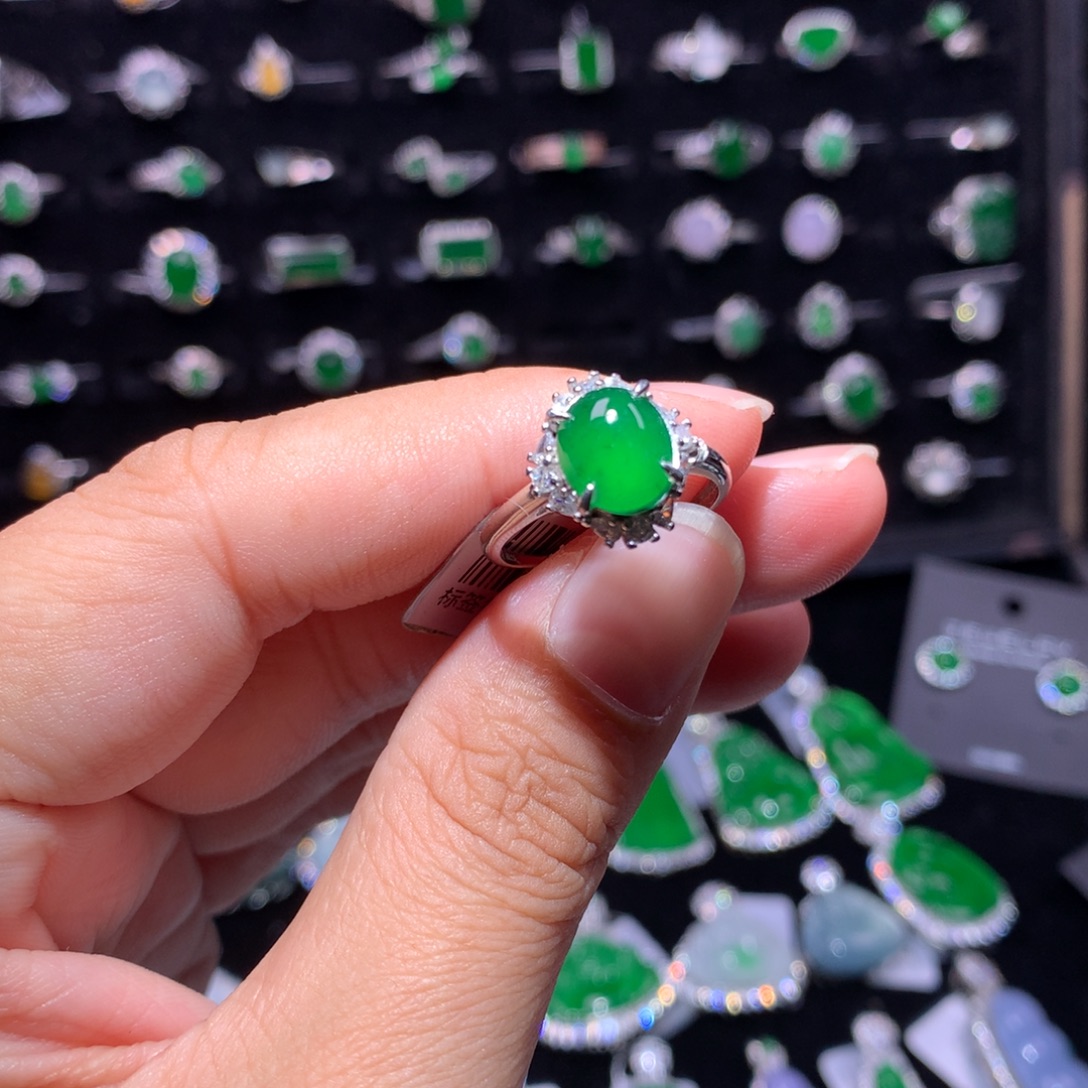 翡翠银S925镶嵌颈饰翡翠