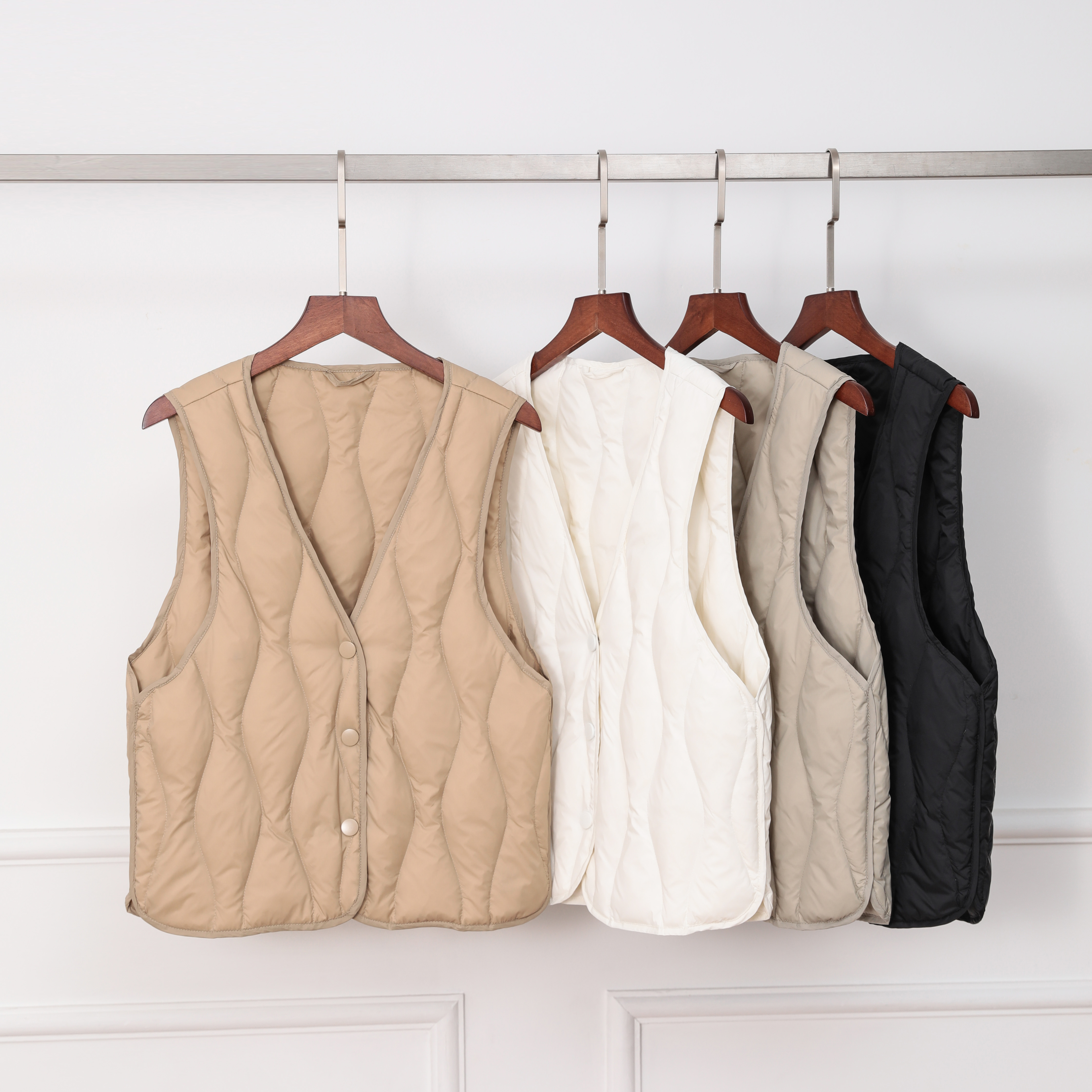 90白鹅绒短款羽绒马甲女士A59