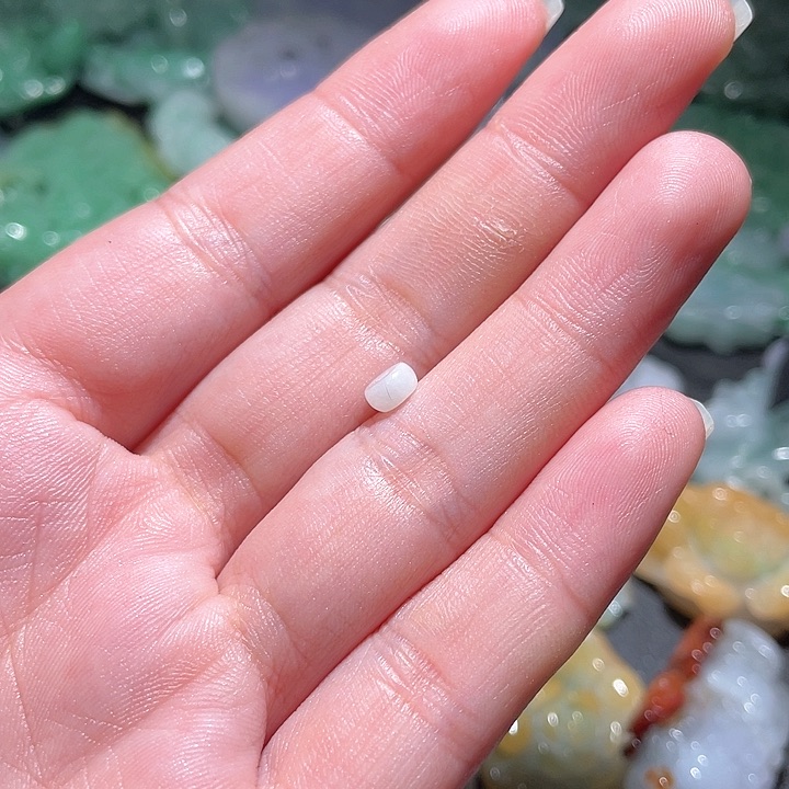 颈饰未镶嵌翡翠桃*儿天