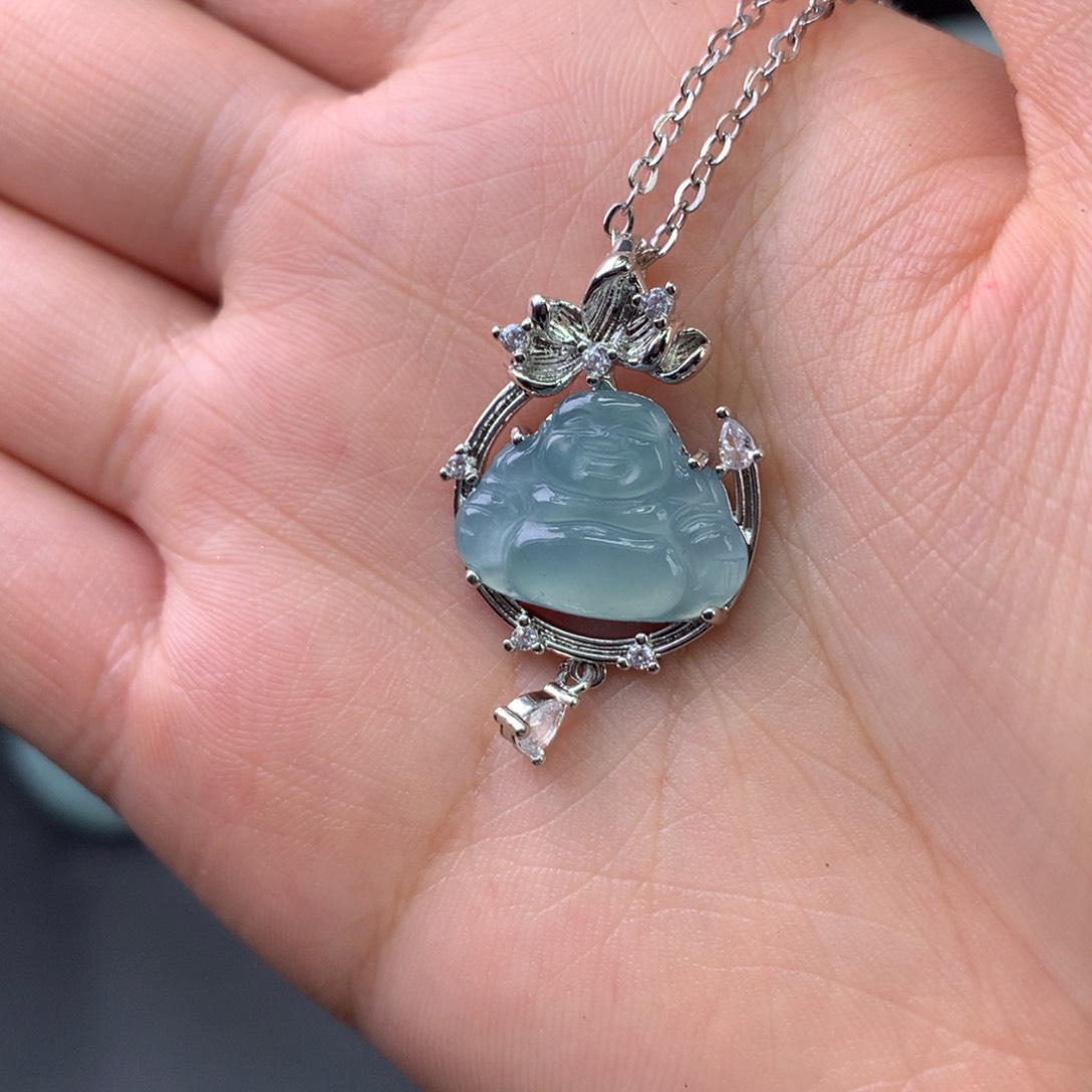 翡翠颈饰未镶嵌佛公