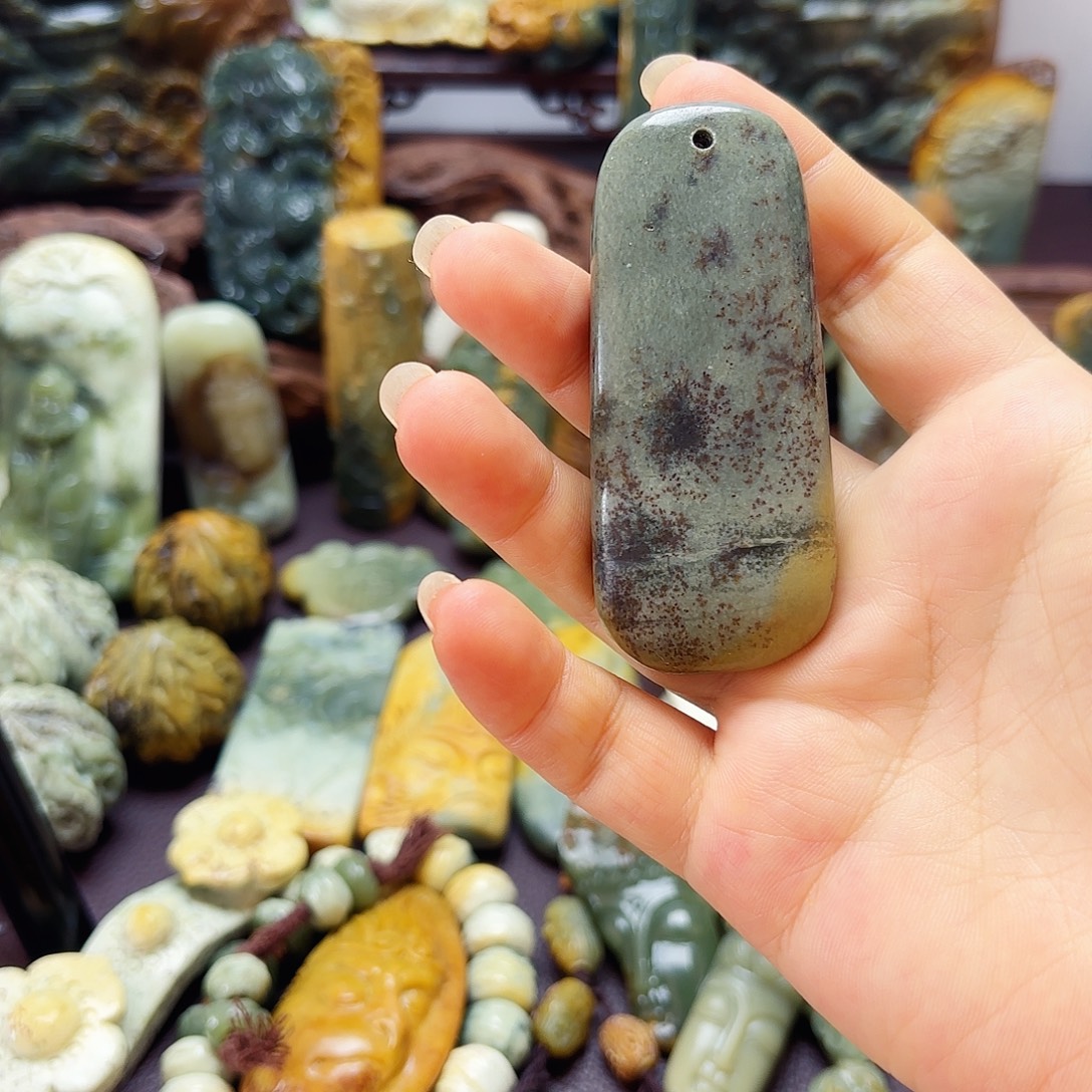 岫岩河磨玉（透闪石质玉）未镶嵌挂件