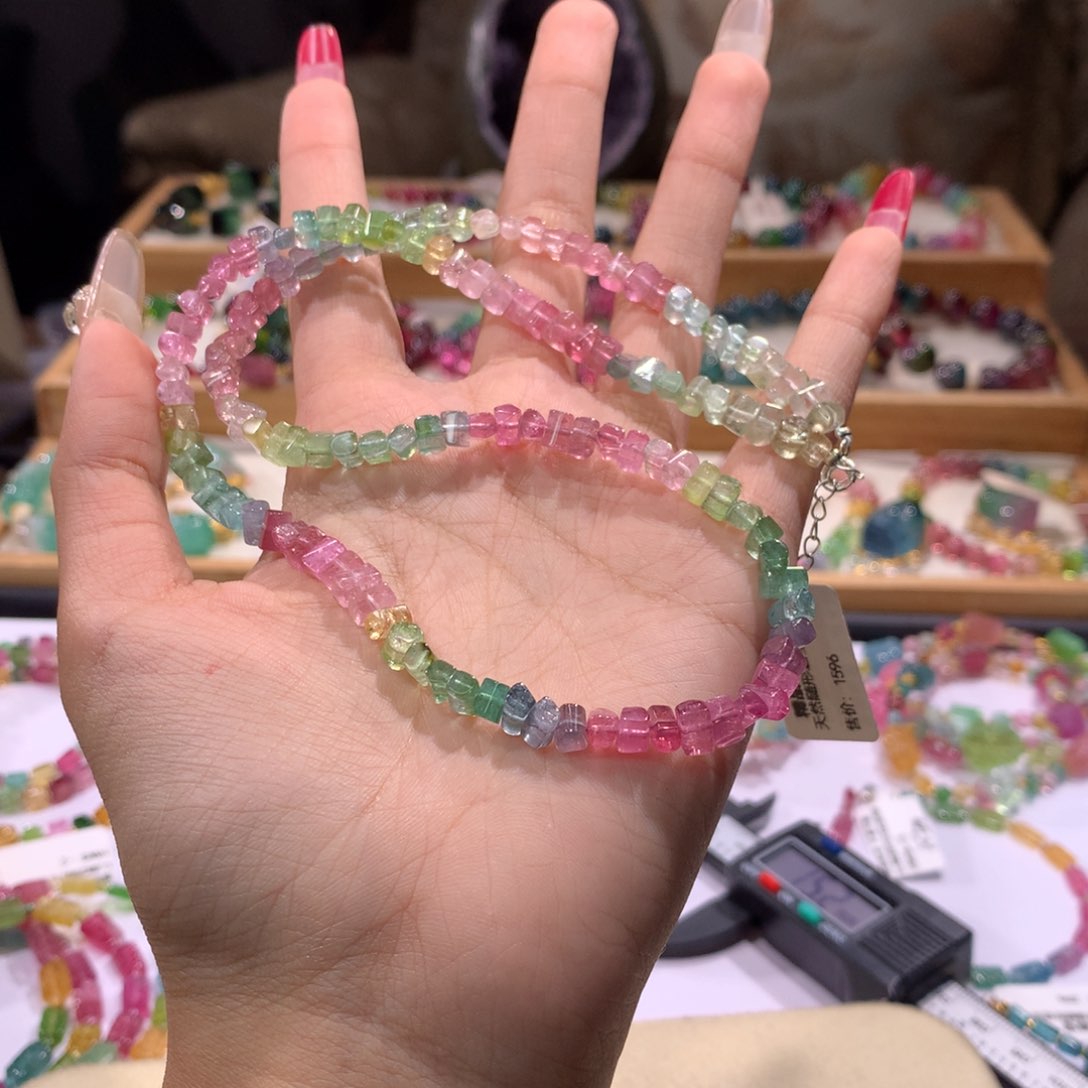 未镶嵌多样性发货其一碧玺