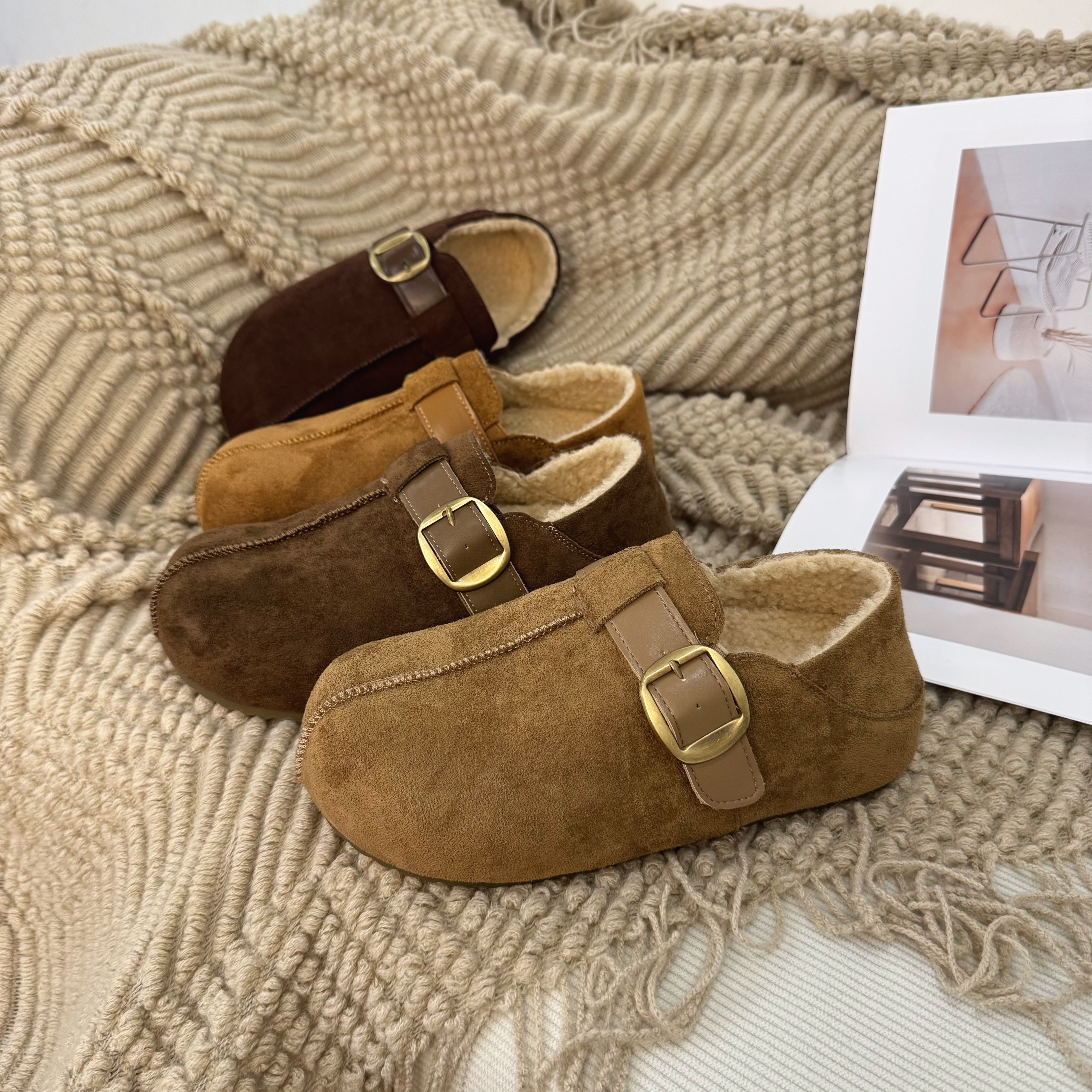 复古皮带扣加绒勃肯鞋女2025冬季新时尚百搭绒面厚底懒人鞋面包鞋